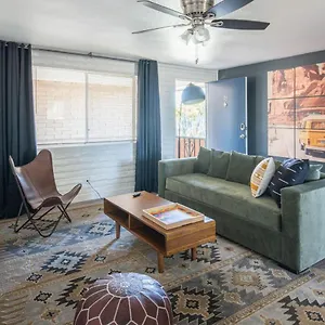 Wanderjaunt - Bristol Manor Apartment Phoenix